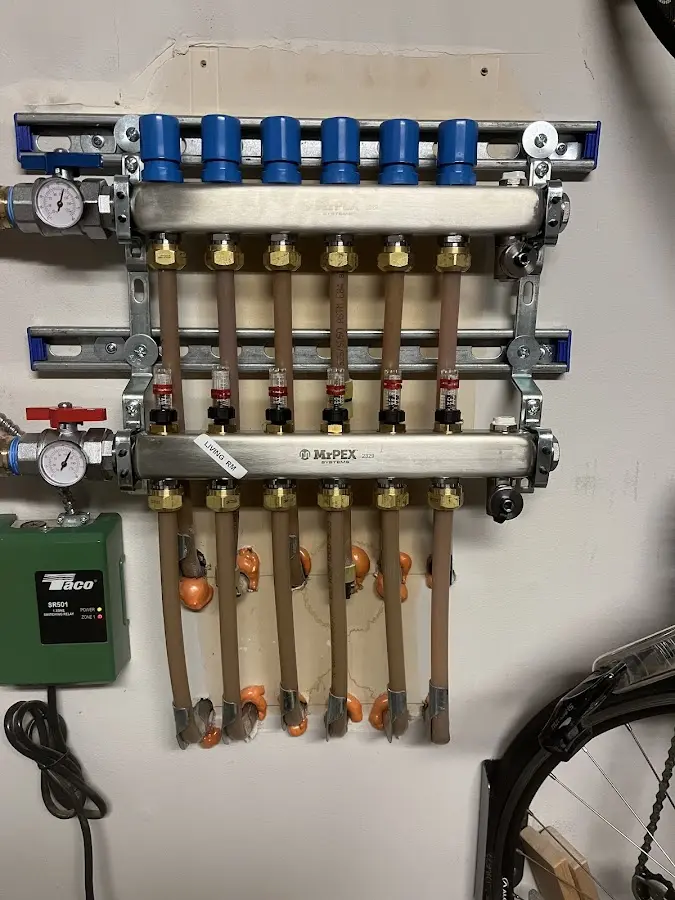 Plumber performing Gas Leak Detection at a residential property in Saratoga